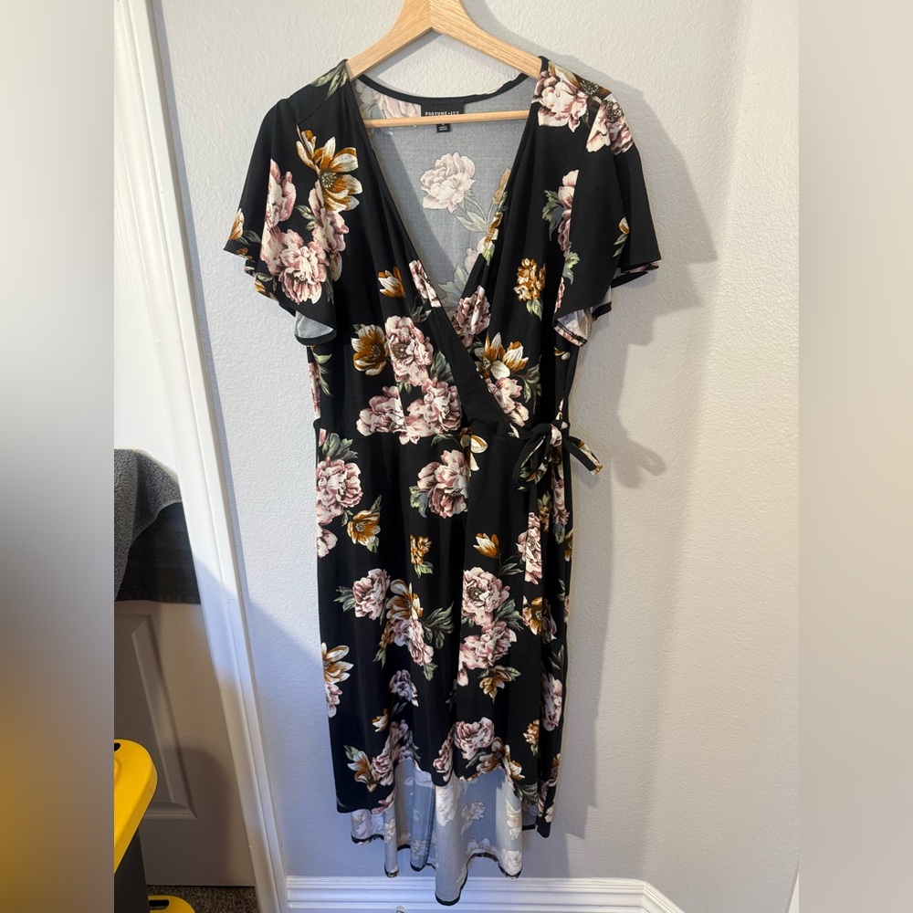Fortune & Ivy Floral Wrap Asymmetrical Dress in‎ Black and Pink